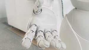 AI検索でユーザーの質問に回答を組み立てるAIアシスタントのイメージ