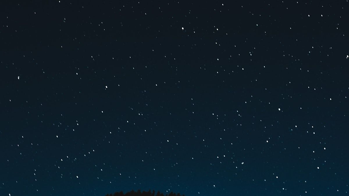 AIが事前学習で得た膨大な知識の海を象徴する星空