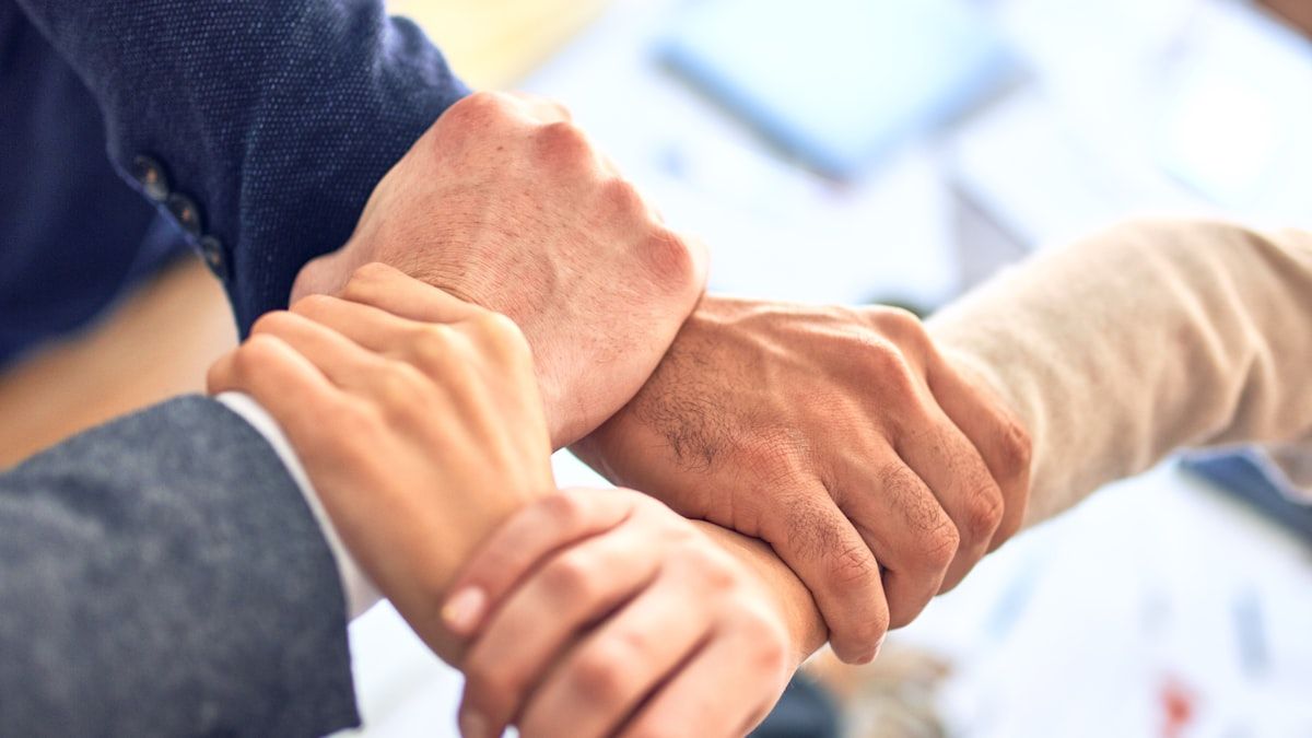 BtoBコンテンツ制作で商材理解のための取材を行う打ち合わせ