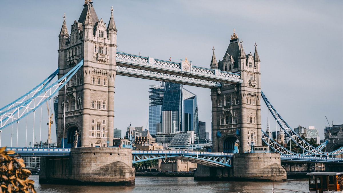 英語圏への発信を象徴するロンドンの街並み