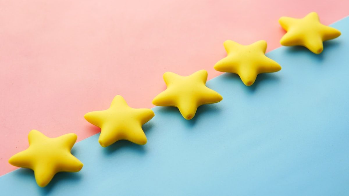 評価やランキングの公正さを問うことをイメージした5つの星