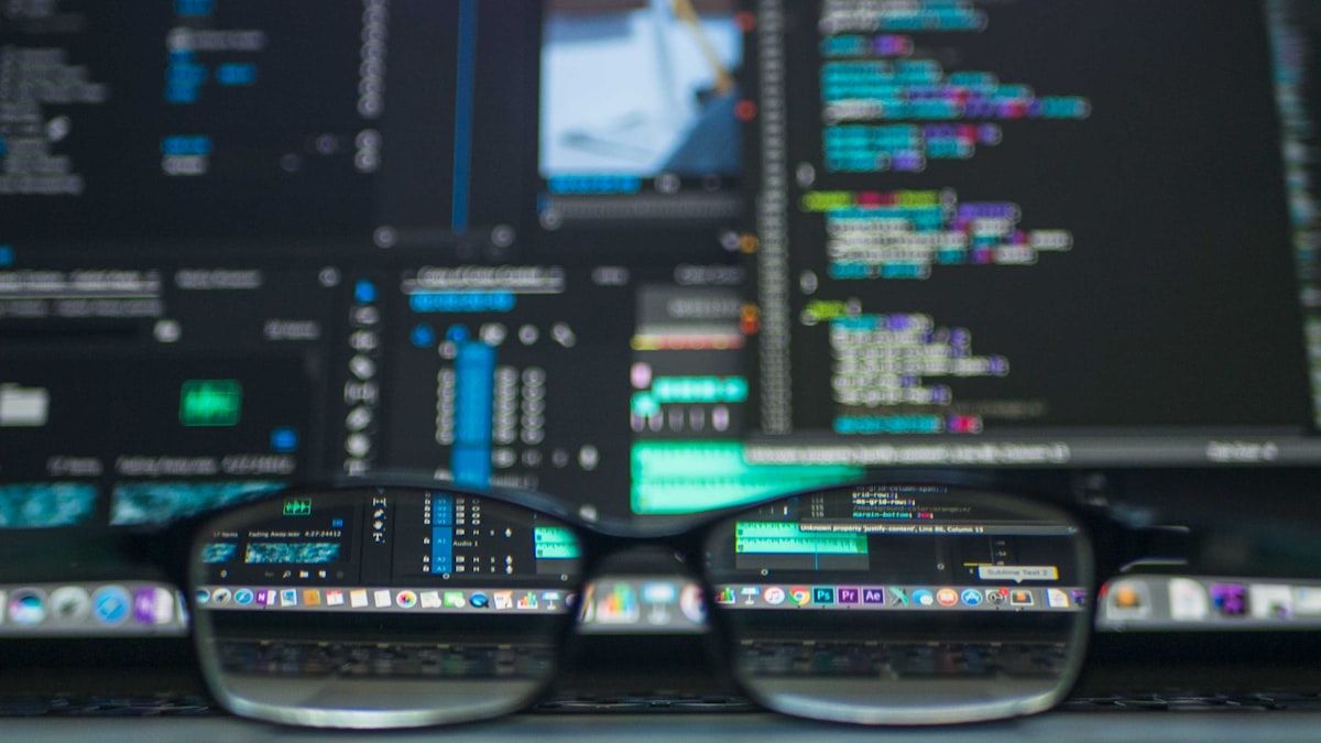 大量公開した記事のインデックス処理を表すコードとデータのイメージ