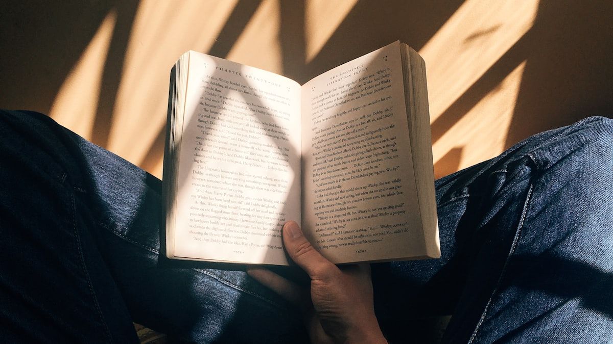 検索意図を確かめながら検索する読者の様子