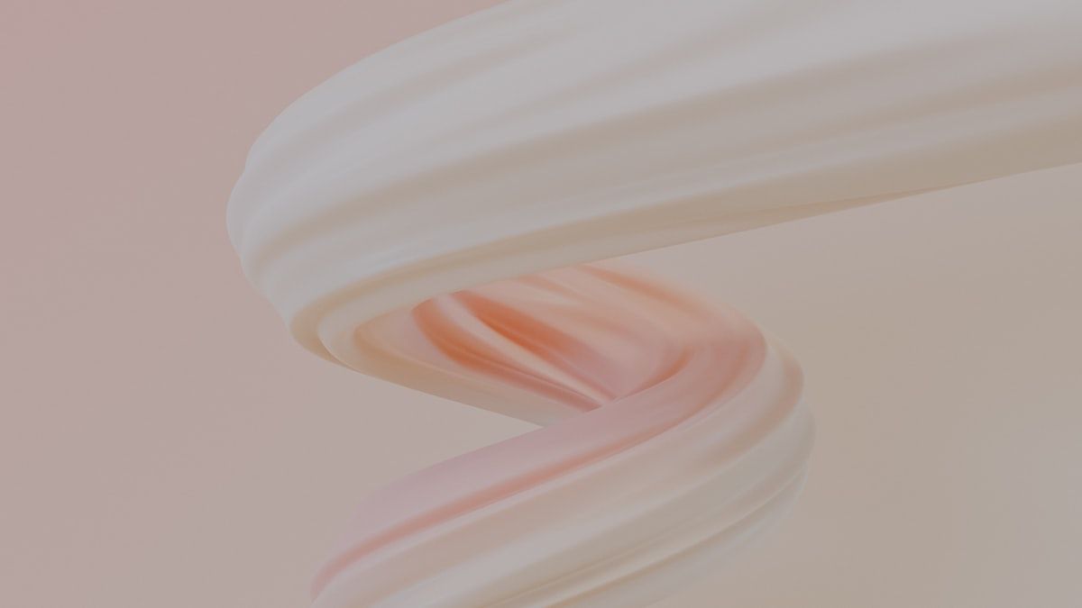止まらない運用を表す、クリーム色のらせんがやわらかく巻く抽象的な3D